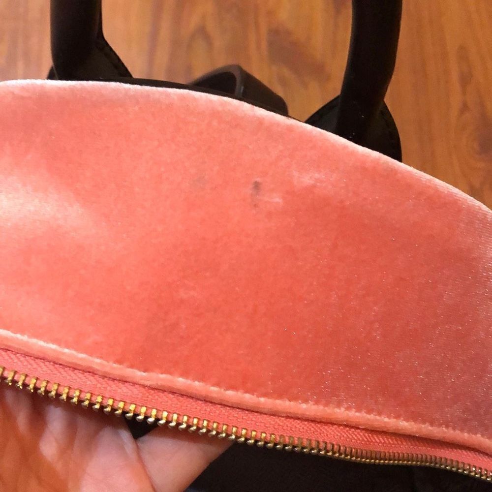 Peach velvet, backpack with black faux leather - Picture 5 of 6